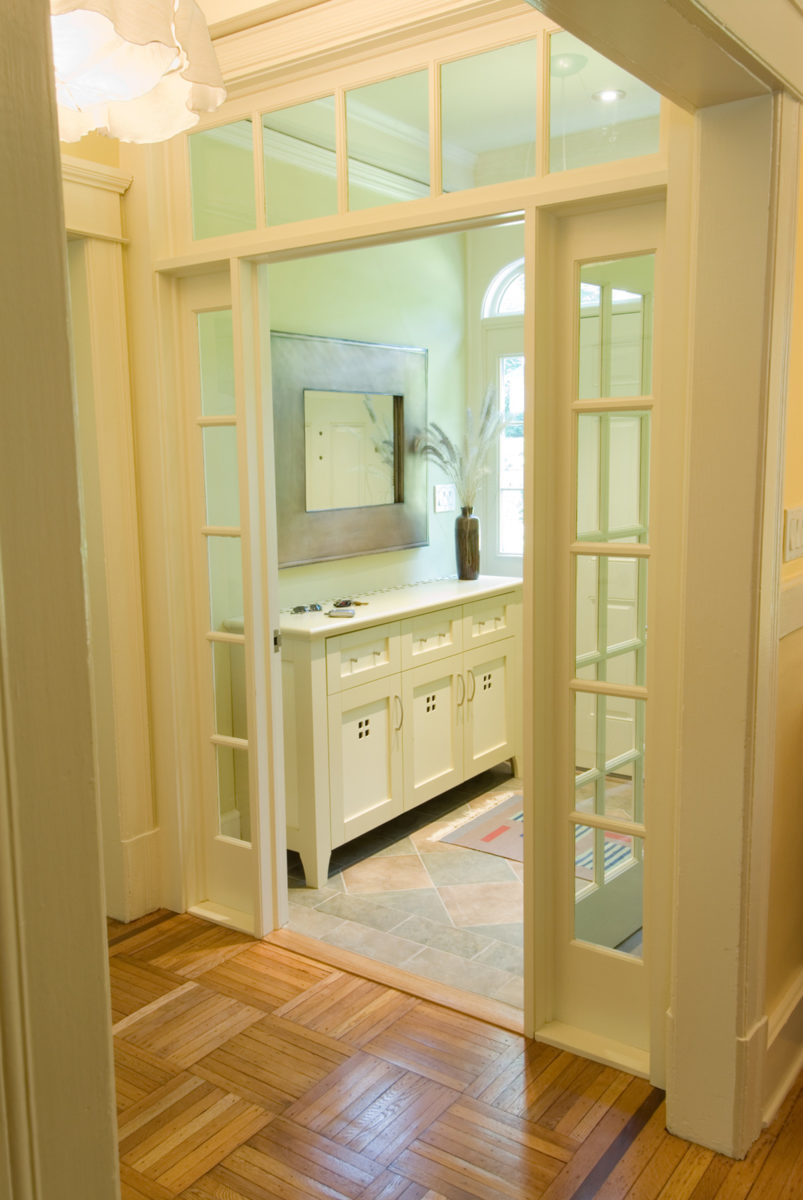 Craftsman style entry hall / mud room